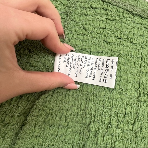 Green Two-Piece - Picture 7 of 9